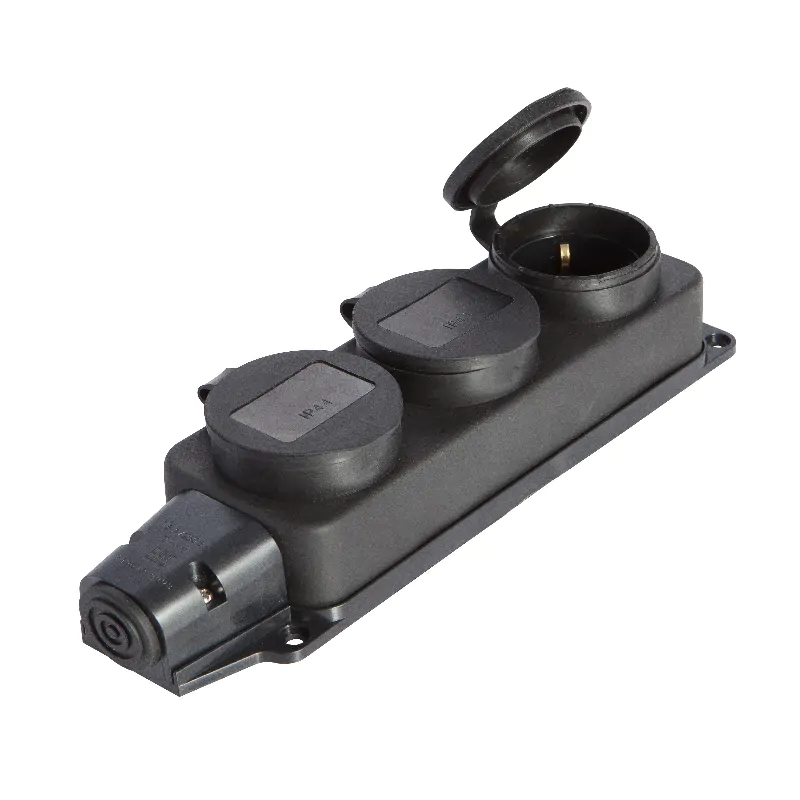 Розеточный блок трёхместный с крышками (каучук)